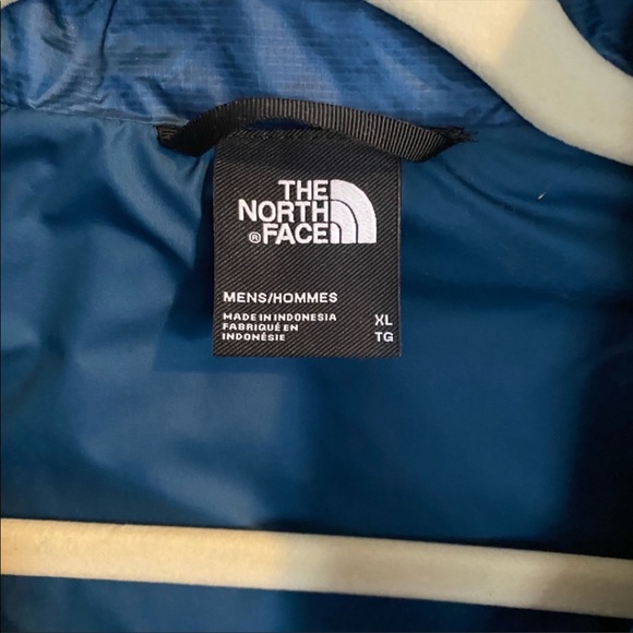 Selling Mens North Face Thermoball Light weight jacket. - Picture 4 of 6